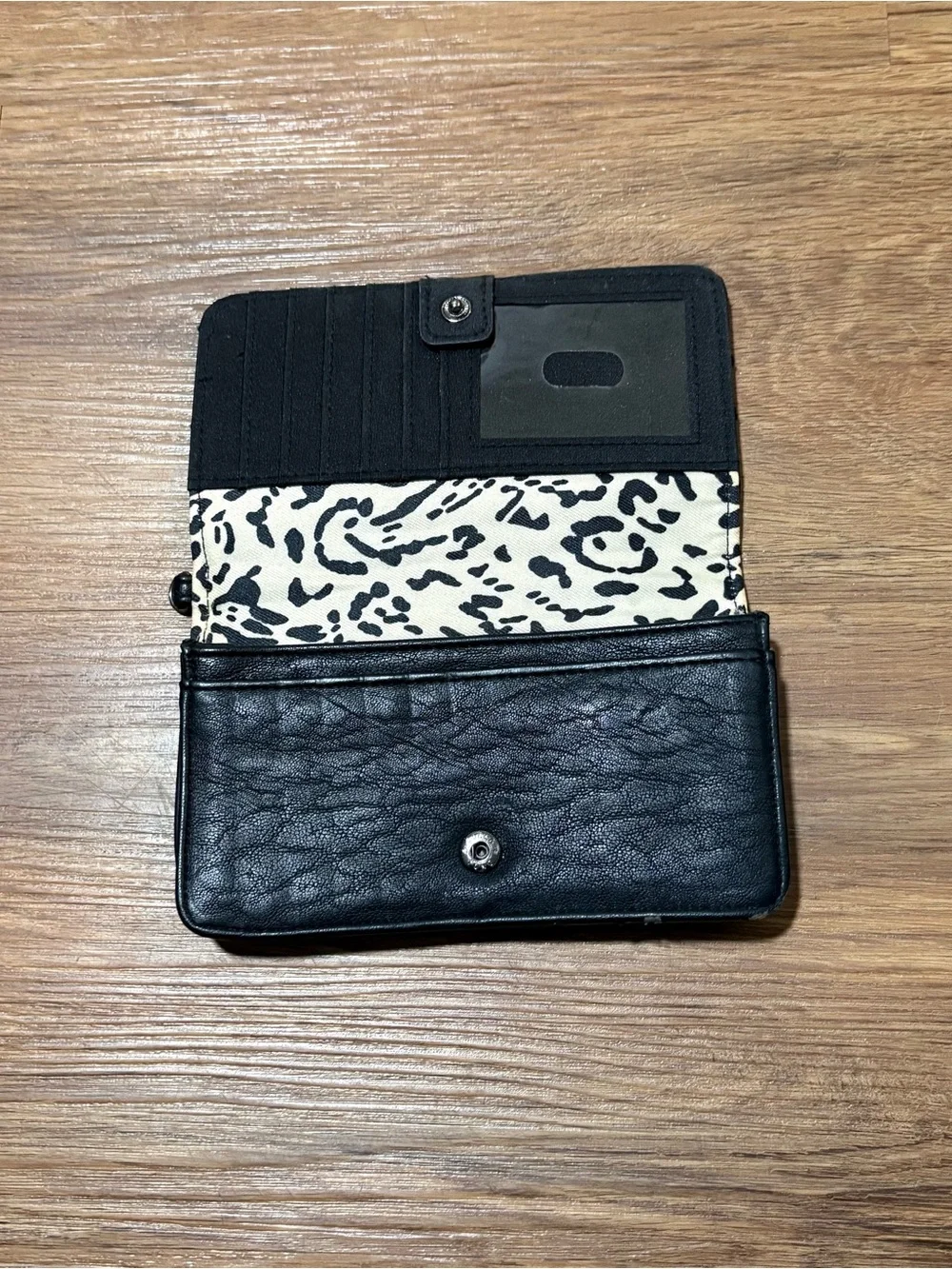 Jessica Simpson Black Checkbook Wallet Leopard Print Interior Faux Leather